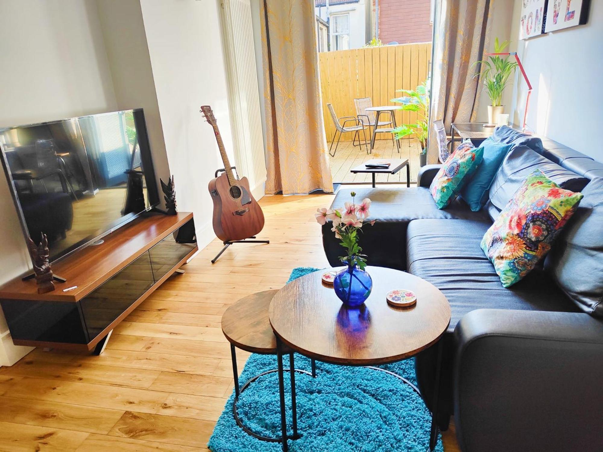 Modern Central Brighton Patio Flat - Free Parking! Exterior photo