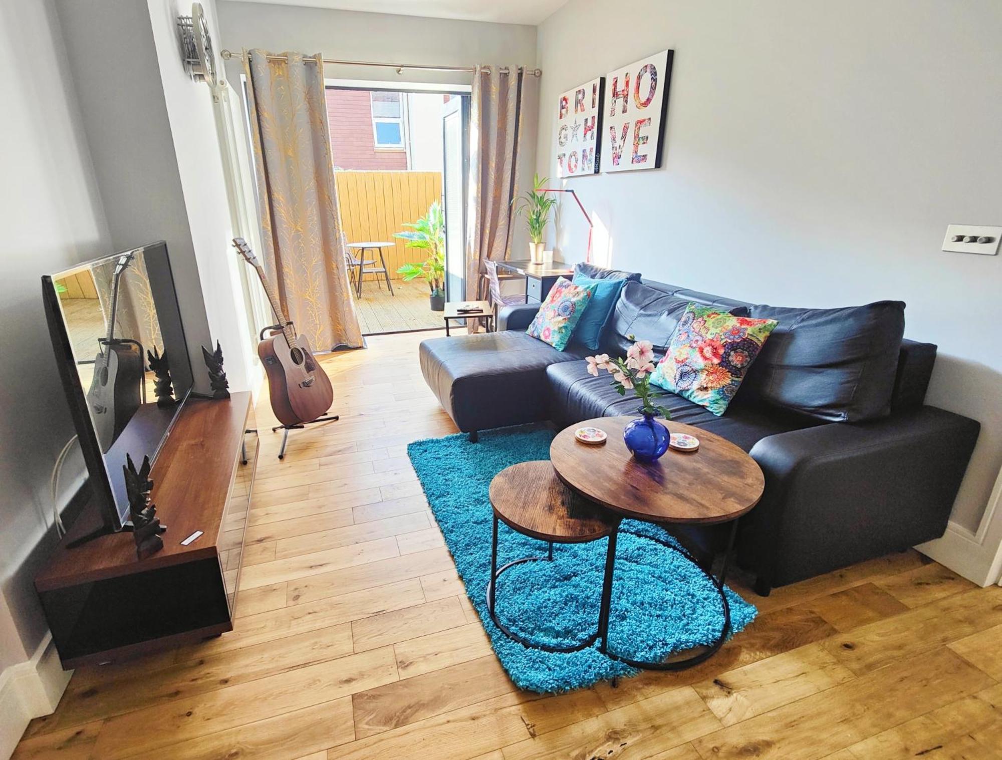 Modern Central Brighton Patio Flat - Free Parking! Exterior photo